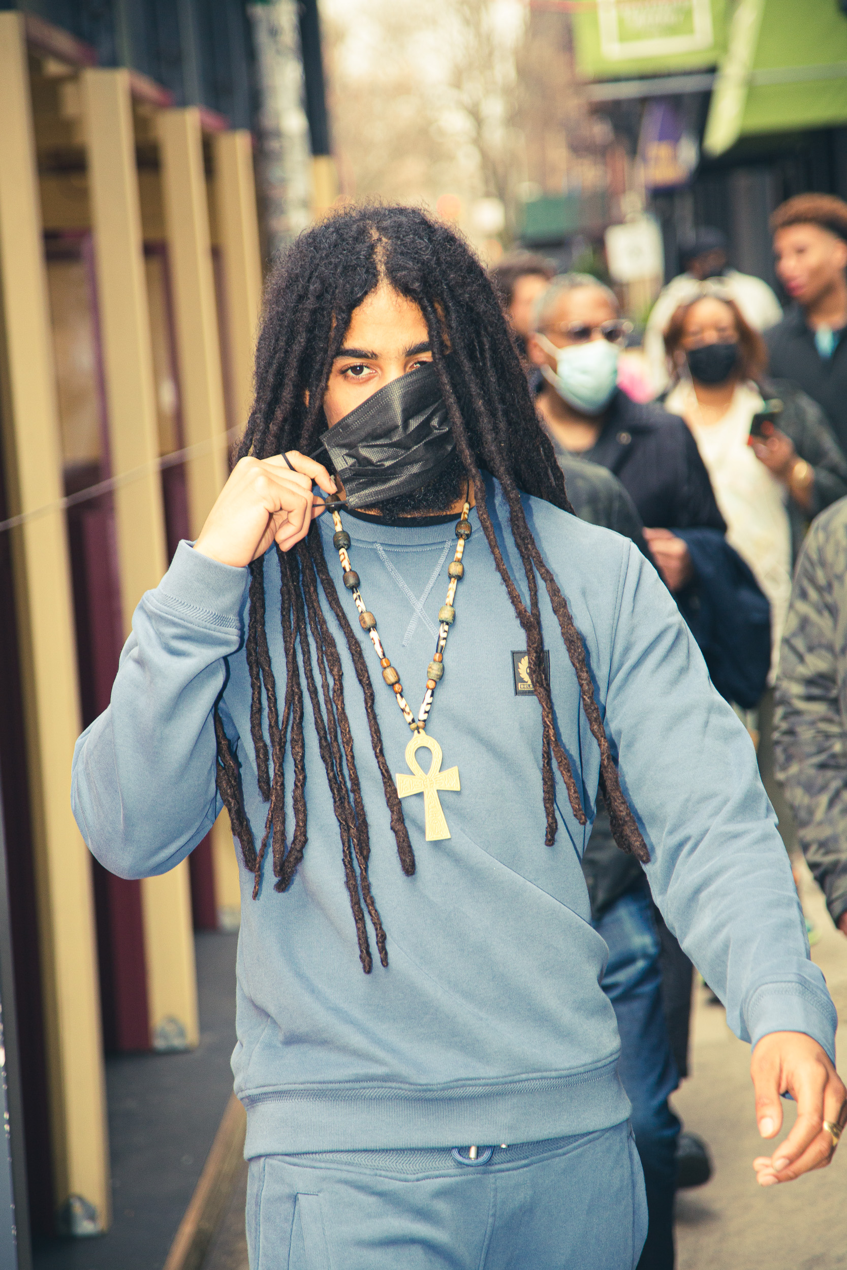 Skip Marley, street crowd